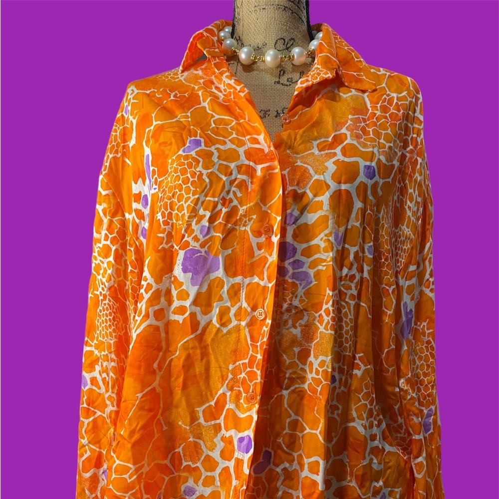 Beautiful vibrant button down